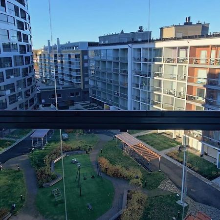 New Studio Cherry Near Helsinki Airport In Kivistoe Vantaa Ngoại thất bức ảnh