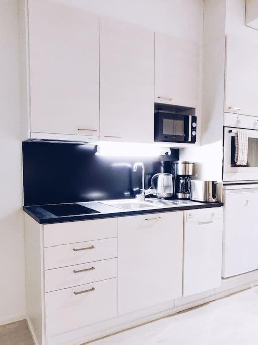 New Studio Cherry Near Helsinki Airport In Kivistoe Vantaa Ngoại thất bức ảnh