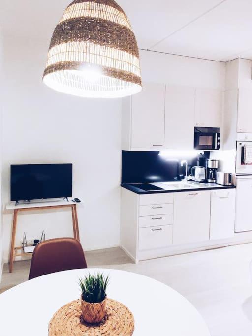 New Studio Cherry Near Helsinki Airport In Kivistoe Vantaa Ngoại thất bức ảnh
